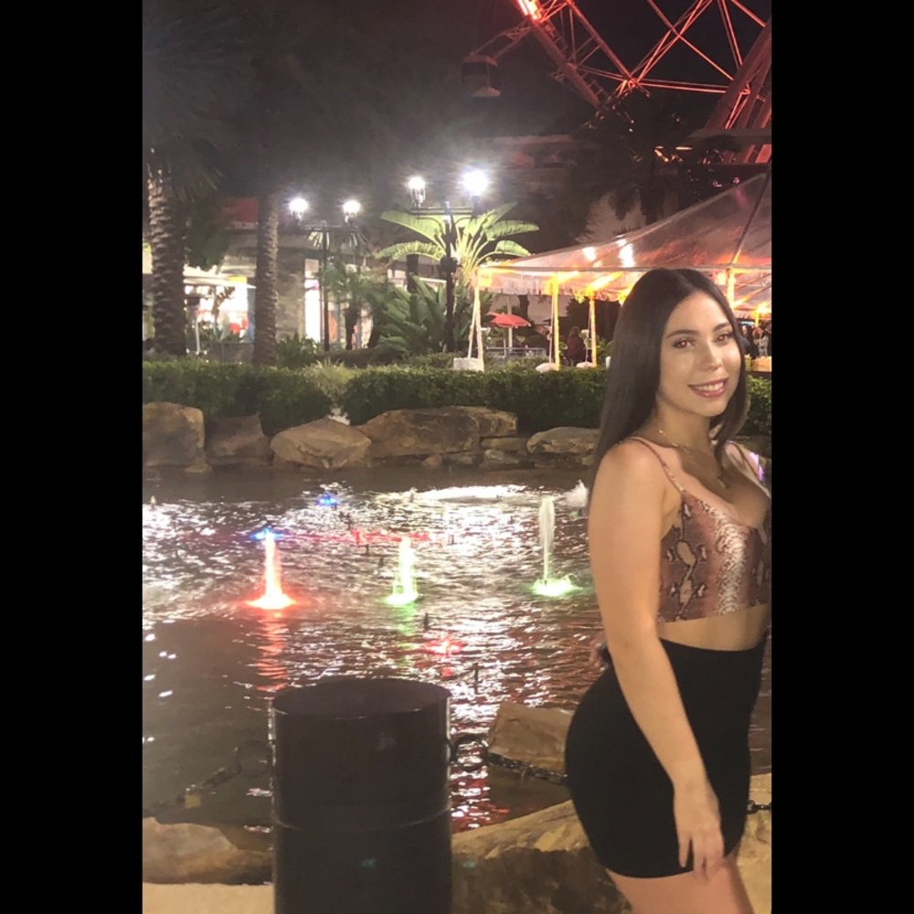 Crop top - Picture 2 of 2